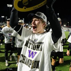 Washington Huskies NATIONAL W CHAMPIONS T-Shirt